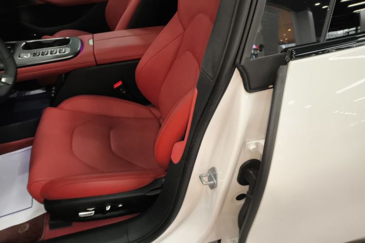 Used  SU7 2024 Four-Wheel Drive Ultra-Long Range Advanced Intelligent Driving Max Edition
