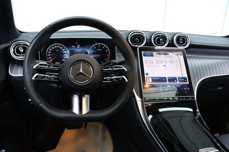 Used Mercedes-Benz GLC 2023 Refreshed GLC 300 L 4MATIC Dynamic Edition 5 Seats
