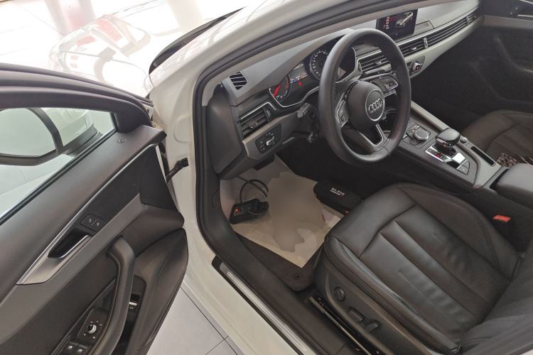 Used Audi A4L 2019 40 TFSI Ambition Version China V