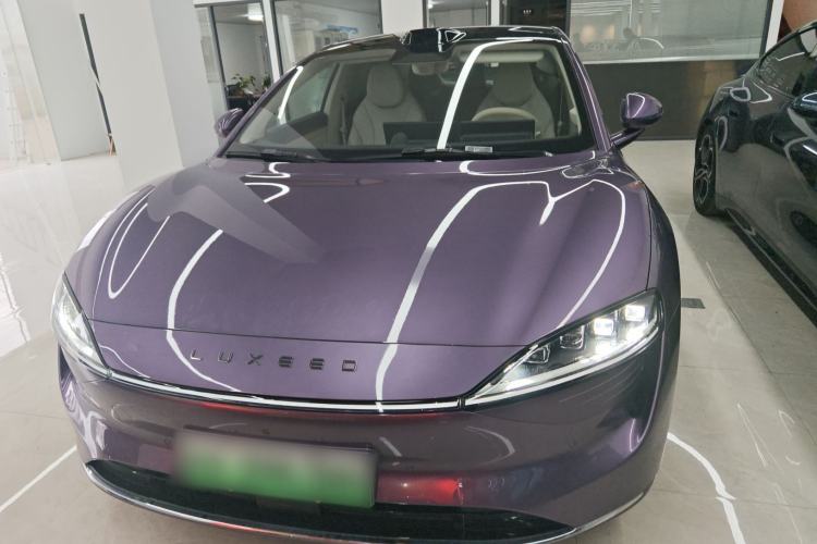 Used Hima Luxeed S7 2025 705 km Max
