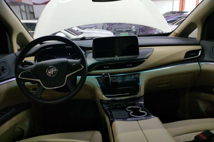 Used Buick GL8 2023 Facelifted Land Cruiser Executive Luxury Version
