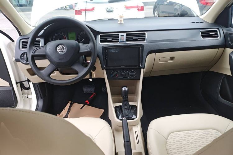 Used Skoda Rapid 2013 1.6L Automatic Smart Selection Model
