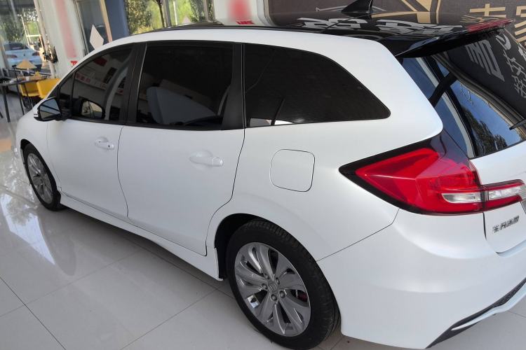 Used Honda Jade 2017 1.8L automatic Comfort version 5 seats
