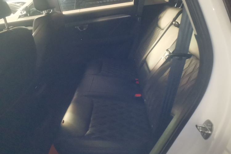 Used Wuling Asta 2022 2.0L DHT Electric-Speed Version
