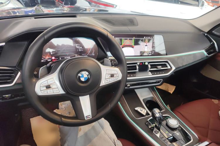 Used BMW X5 2022 Restyled xDrive 30Li Luxury Version M Sport Package
