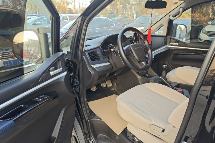 Used FORTHING Lingzhi 2023 M5L 1.6L Base Model 7 Seats
