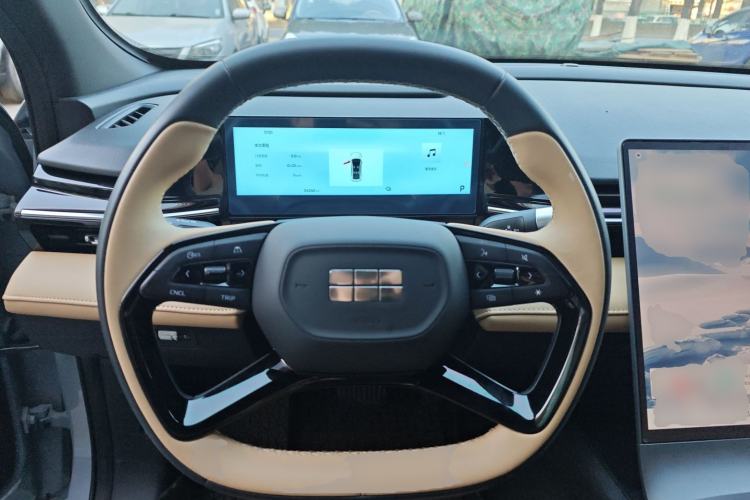 Used  L6 2024 125km PLUS Dragon Edition