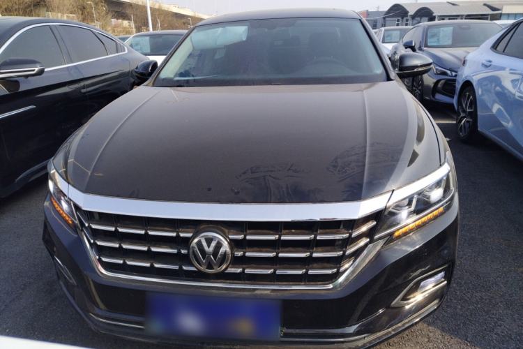 Used Volkswagen Passat 2019 330TSI Luxury Edition China VI Standard
