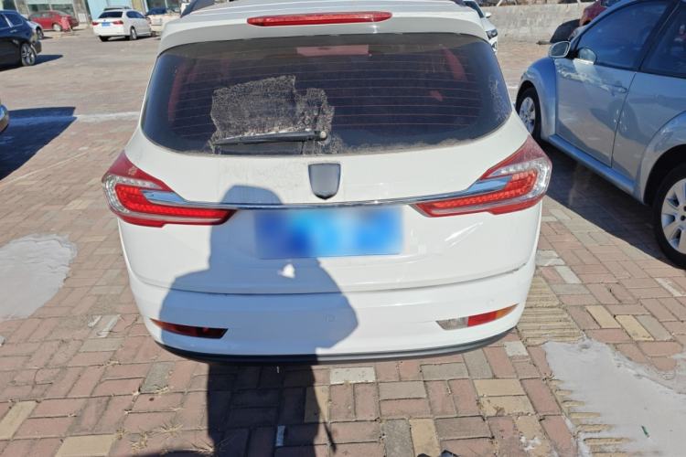 Used Baojun 310W 2017 1.5L Manual Fashion Model China V
