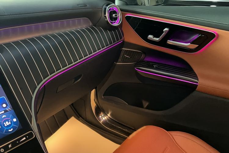 Used Mercedes-Benz GLC 2024 GLC 260 L 4MATIC Luxury Model 5 Seats
