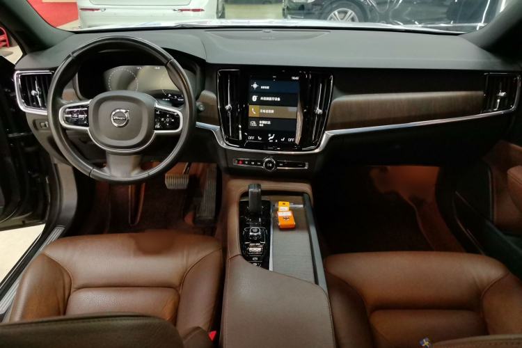 Used Volvo V90 2021 Cross Country B5 AWD Smart Range Edition
