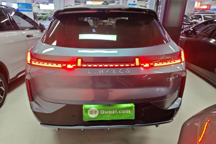 Used Lynk & Co 08 EM-P 2025 220 km All-Wheel-Drive Performance Halo
