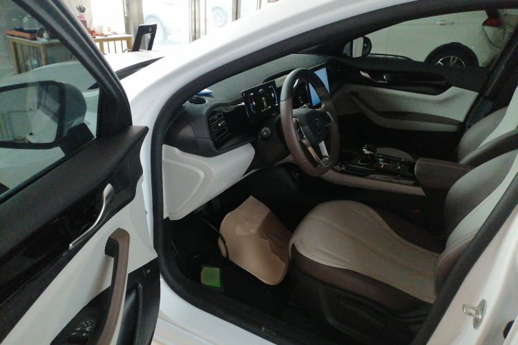 Used BYD Qin PLUS 2024 HONOR Edition DM-i 55KM Leading Model
