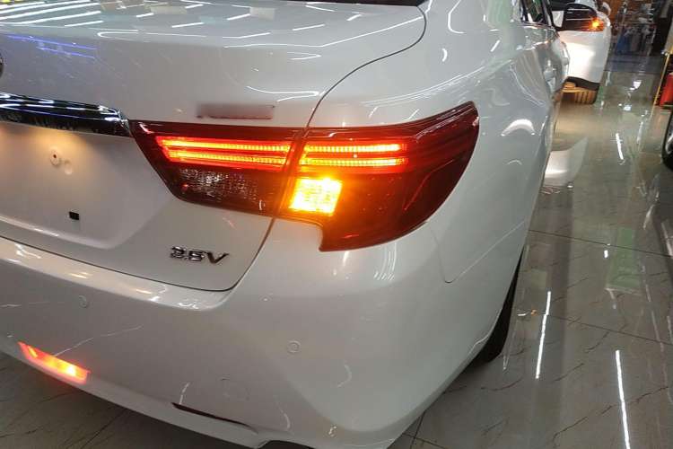 Used Toyota Reiz 2013 2.5V Elite Edition
