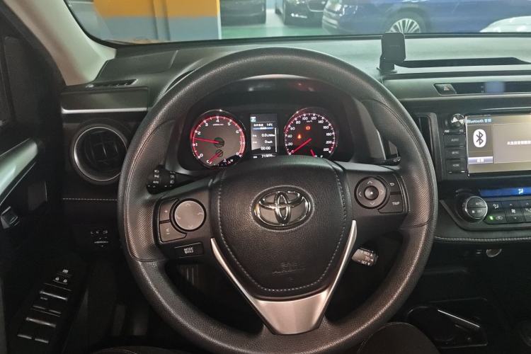 Used Toyota RAV4 2019 2.0L CVT Two-Wheel Drive Fashion X Limited Edition China V Standard
