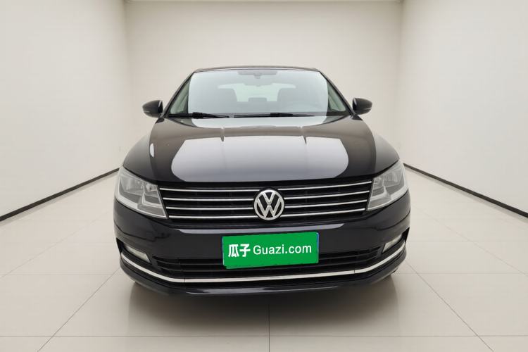 Used Volkswagen Lavida 2015 1.6L Manual Fashion Edition
