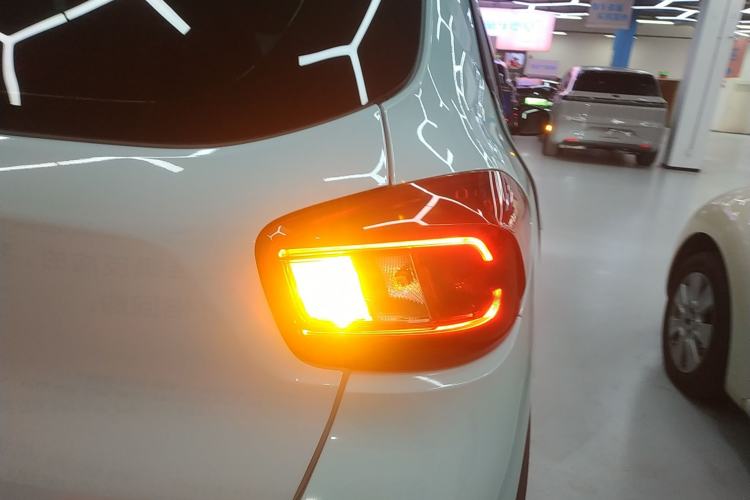 Used Dongfeng NAMMI BOX 2022 Chasing Wind Edition 331 km Standard Model
