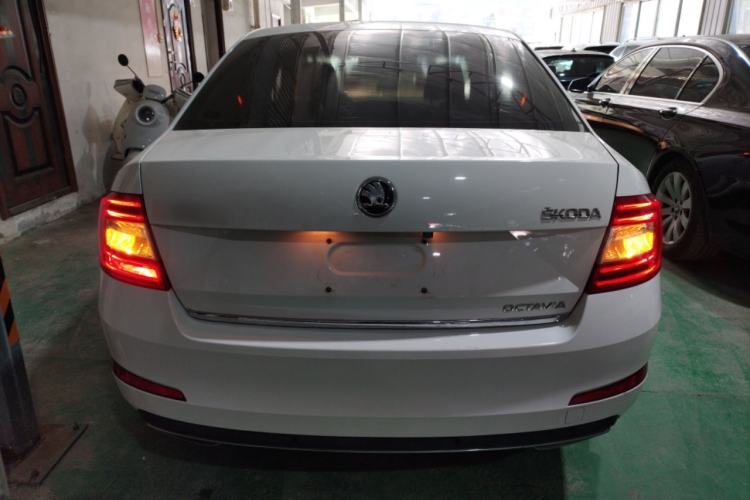 Used Skoda Octavia 2017 1.6L Automatic Smart Drive Edition
