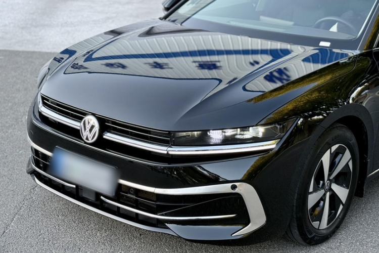 Used Volkswagen Magotan 2024 300TSI DSG Prestige Edition—A Real Eye-Catcher