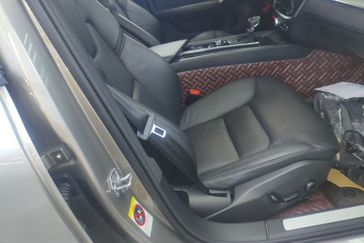 Used Volvo S60 2020 T4 Zhiyi Luxury Edition