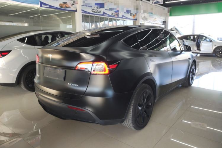 Used Tesla Model Y 2023 Long-Range All-Wheel-Drive Version
