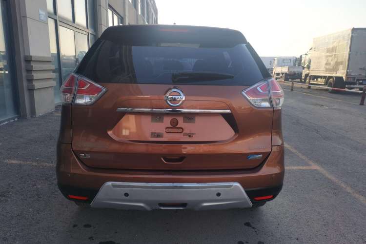 Used Nissan X-Trail 2015 2.5L CVT Leading MAX Edition 4WD
