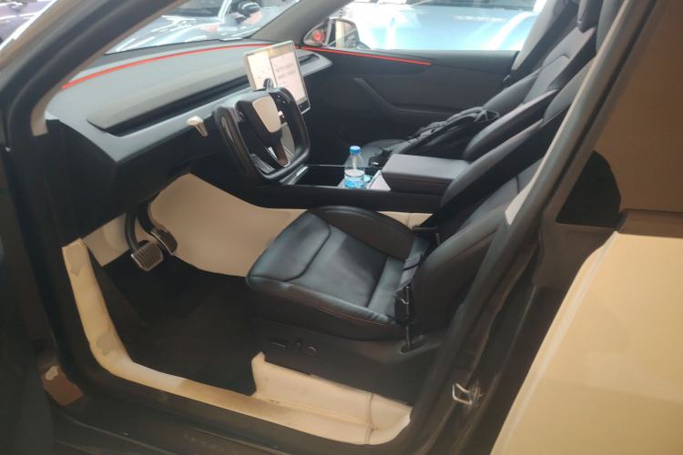 Used Tesla Model Y 2025 Rear-Wheel-Drive Version
