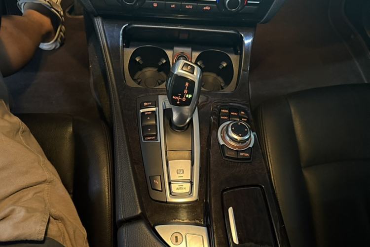 Used BMW 5 Series 2014 525Li Leading Model
