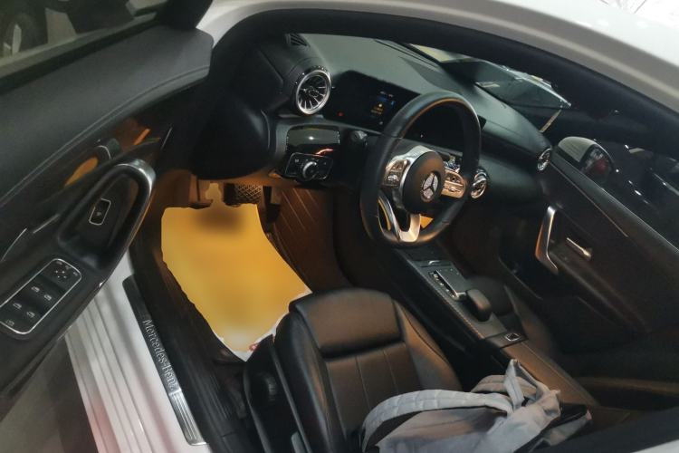 Used Mercedes-Benz A-Class 2022 Restyled A 200 L Sport Sedan Fashion Version
