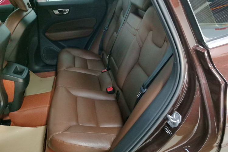 Used Volvo XC60 2019 T5 4x4 Smart Edition China V Standard
