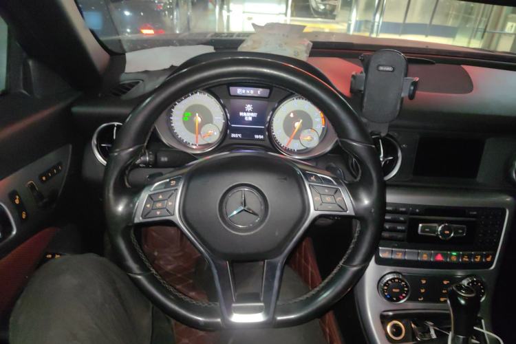 Used Mercedes-Benz SLK-Class 2011 SLK 200 Fashion Model
