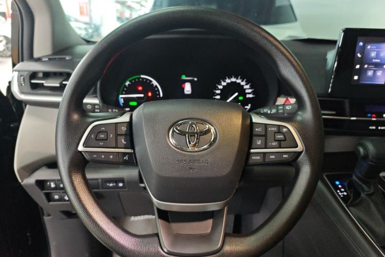 Used Toyota Granvia 2024 2.5L Hybrid Comfort Edition
