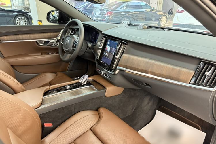 Used Volvo S90 2025 B5 Zhiya Luxury Edition
