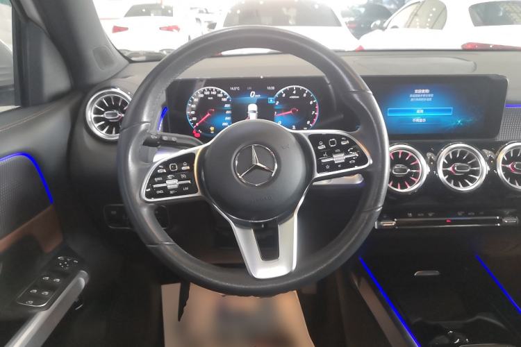Used Mercedes-Benz GLB 2022 Updated GLB 200 Fashion Edition
