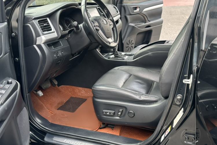 Used Toyota Highlander 2018 2.0T Four-Wheel Drive Luxury Version 7 Seats China VI Standard
