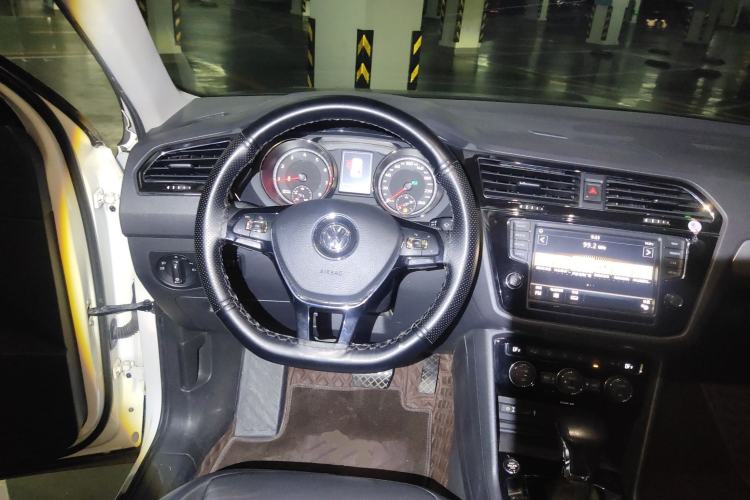 Used Volkswagen Tiguan L 2017 330TSI Automatic Two-Wheel Drive Flagship Edition
