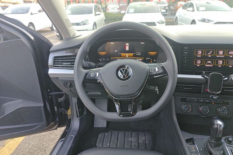 Used Volkswagen Lavida 2021 1.5L Automatic Comfort Edition
