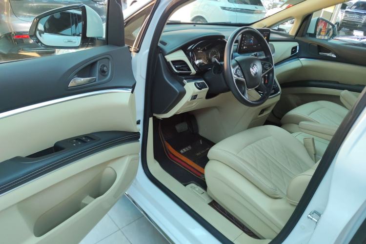 Used Buick GL8 2023 Land Executive Class 652T Luxury Model
