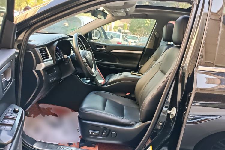 Used Toyota Highlander 2018 2.0T Four-Wheel Drive Prestige Version 7 Seats China V Emission Standard
