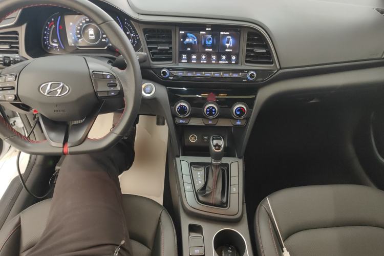 Used Hyundai Elantra 2019 1.4T Dual-Clutch Xuan Dong · Dynamic Model