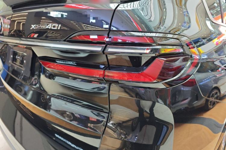 Used BMW X7 2023 xDrive40i Luxury Package with Leading Features
