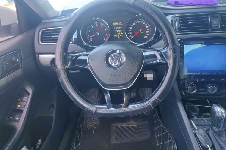 Used Volkswagen Sagitar 2015 1.6L Automatic Comfort Model
