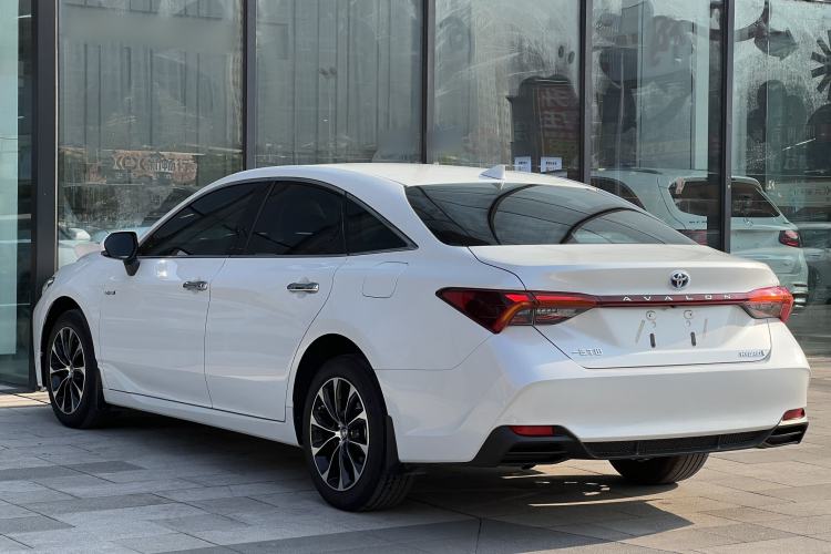 Used Toyota Avalon 2023 Dual-Engine 2.5L Luxury Edition
