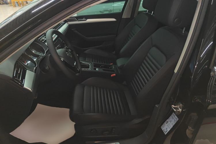 Used Volkswagen Magotan 2019 330TSI DSG Leading Edition China V Standard
