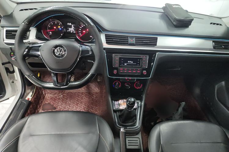 Used Volkswagen Bora 2016 1.6L manual Comfort trim level
