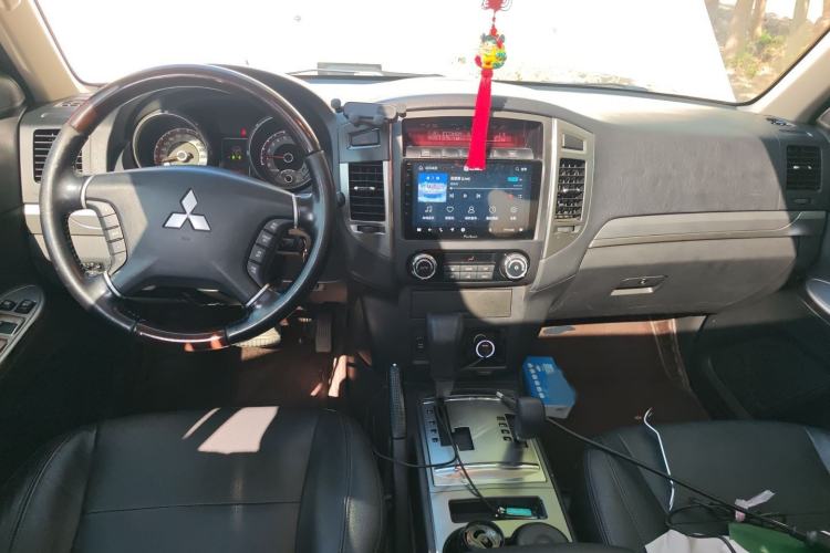 Used Mitsubishi Pajero 2016 3.0L Automatic Prestige Version China V Standard
