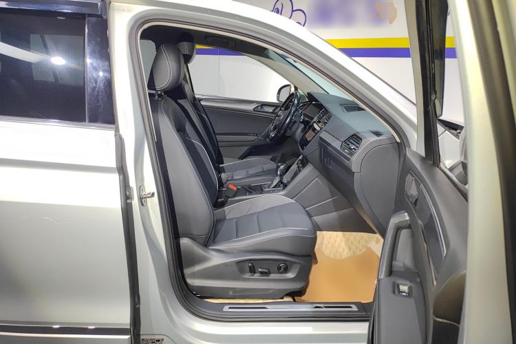 Used Volkswagen Tiguan L 2021 330TSI Automatic Two-Wheel Drive R-Line Flagship Edition
