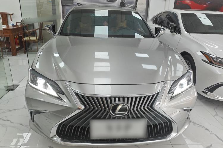 Used Lexus ES 2020 200 Excellence Edition
