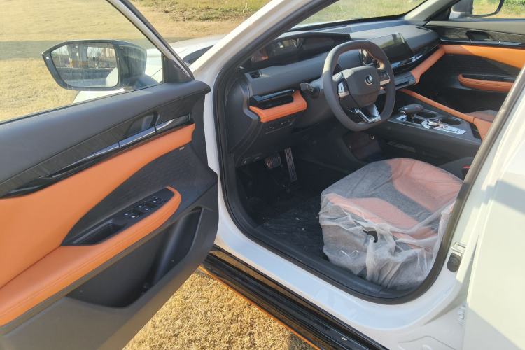 Used Changan UNI-V 2024 2.0T High-Performance Version
