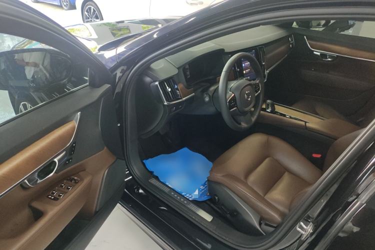 Used Volvo S90 2022 B5 Zhiyi Luxury Edition
